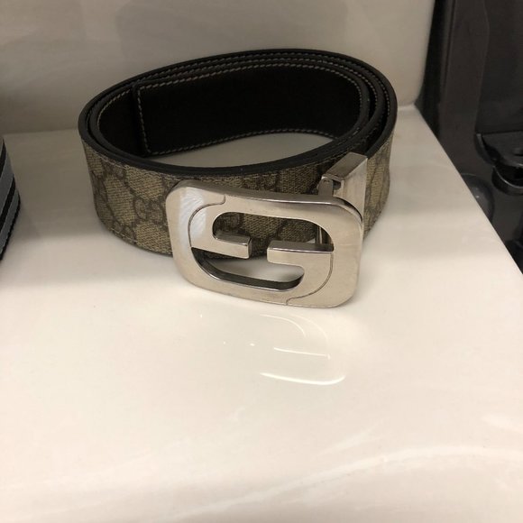 Men's Reversible Gucci Leather Belt - Picture 1 of 2